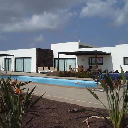 Wind Wave 28B - Heated & Shared Pool Villa La Oliva Bagian luar foto
