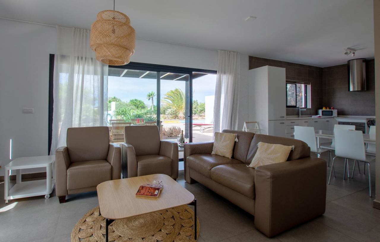 Wind Wave 28B - Heated & Shared Pool Villa La Oliva Bagian luar foto