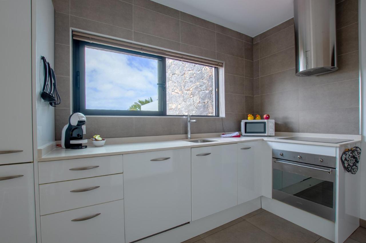 Wind Wave 28B - Heated & Shared Pool Villa La Oliva Bagian luar foto