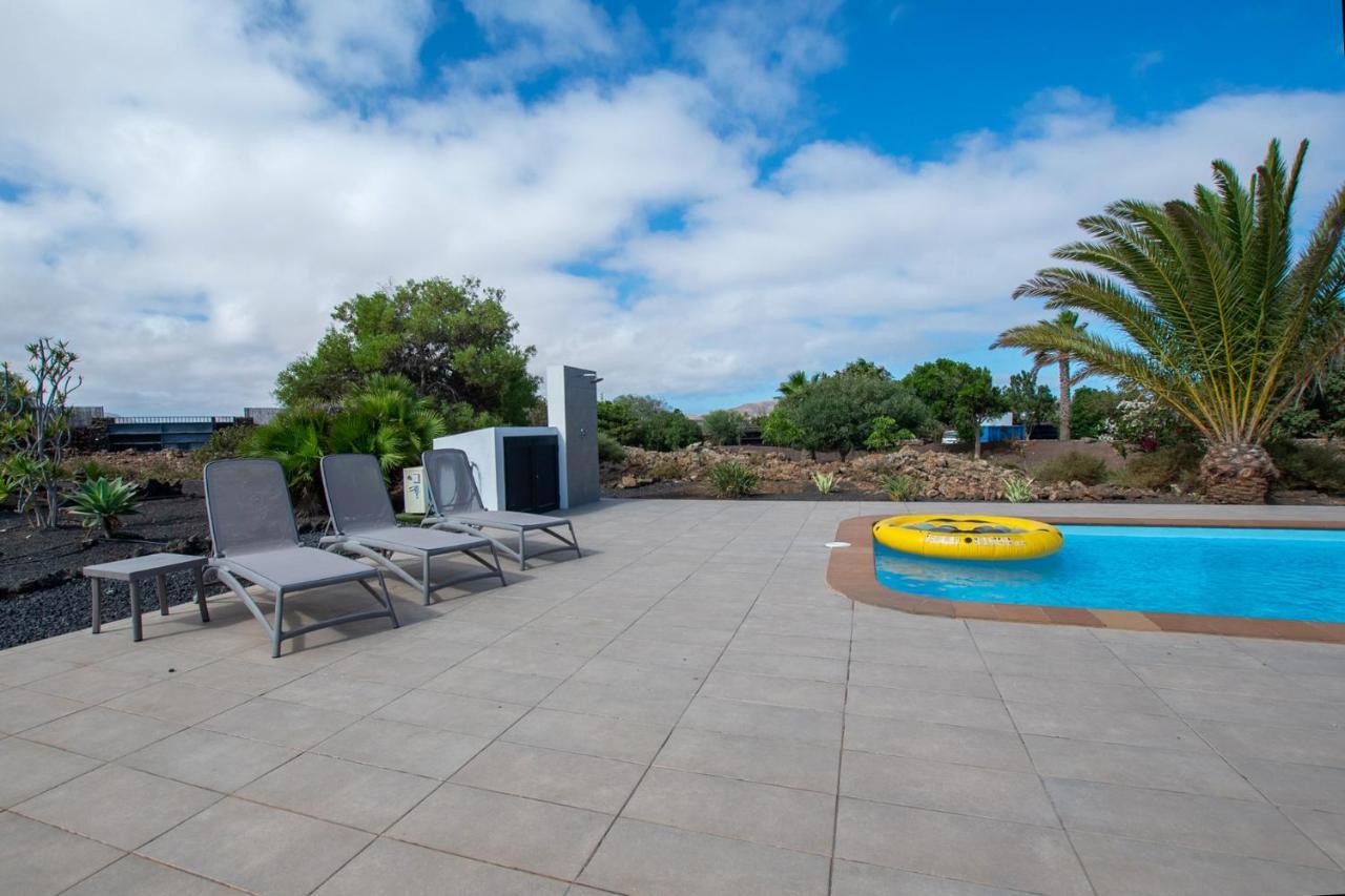 Wind Wave 28B - Heated & Shared Pool Villa La Oliva Bagian luar foto